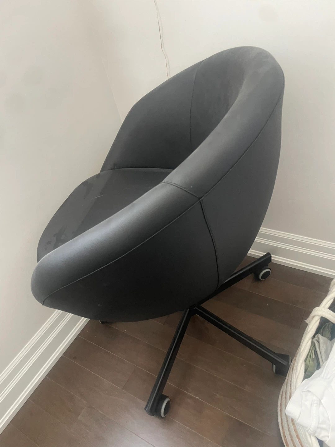 Black Swivel Office Chair