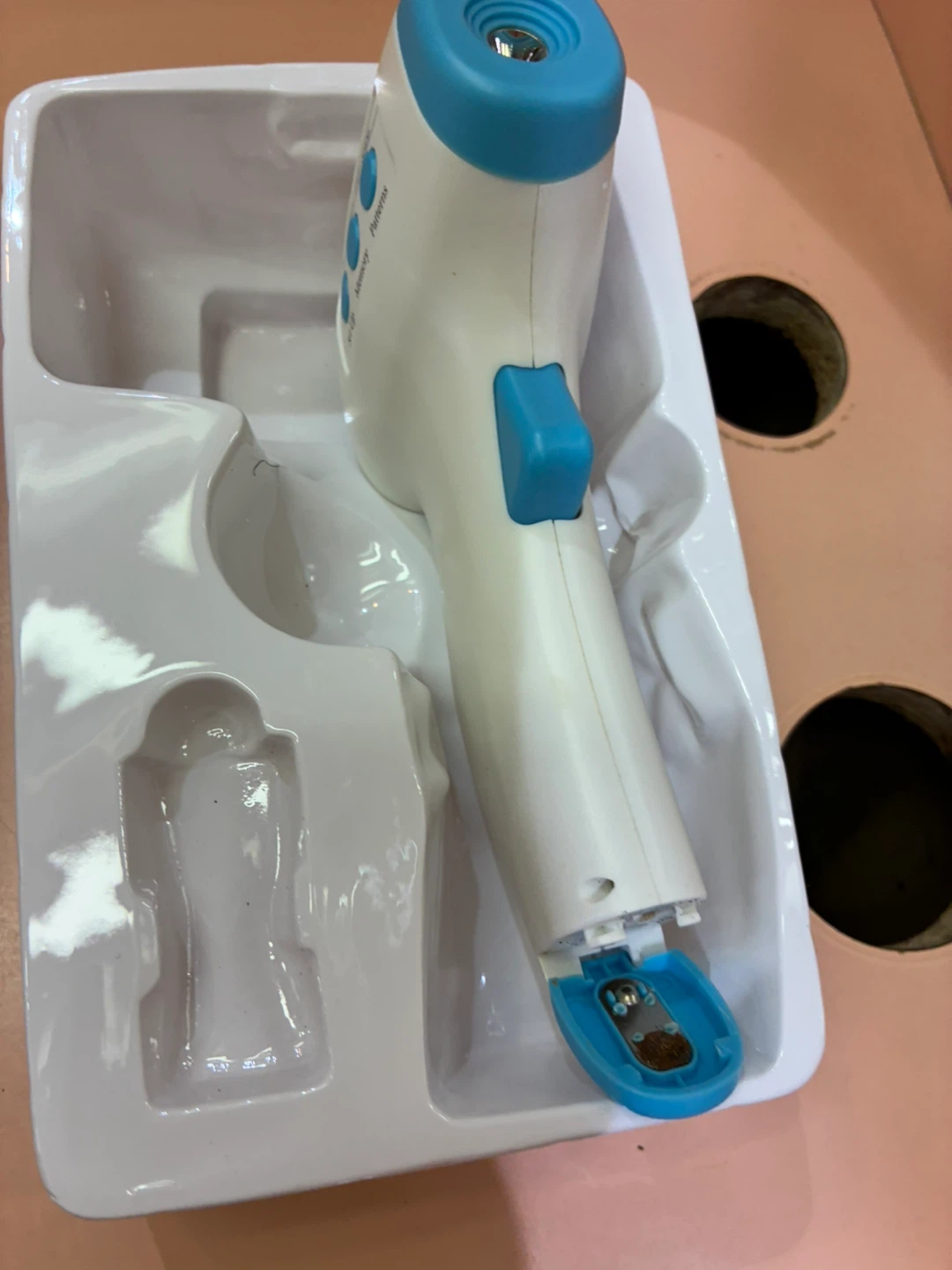 Non-Contact Thermometer - photo 4