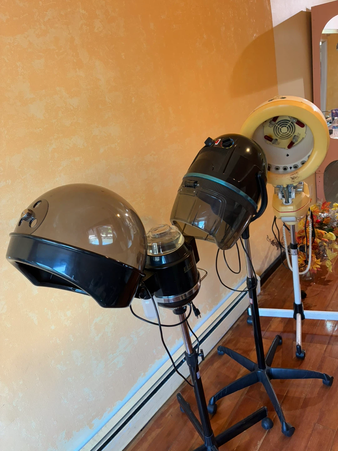 Salon equipment - photo 2