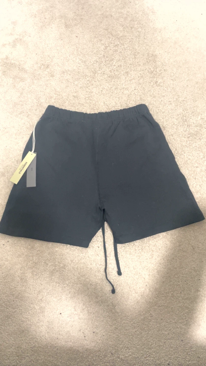 Black Essentials Fear of God Shorts Size L - photo 3