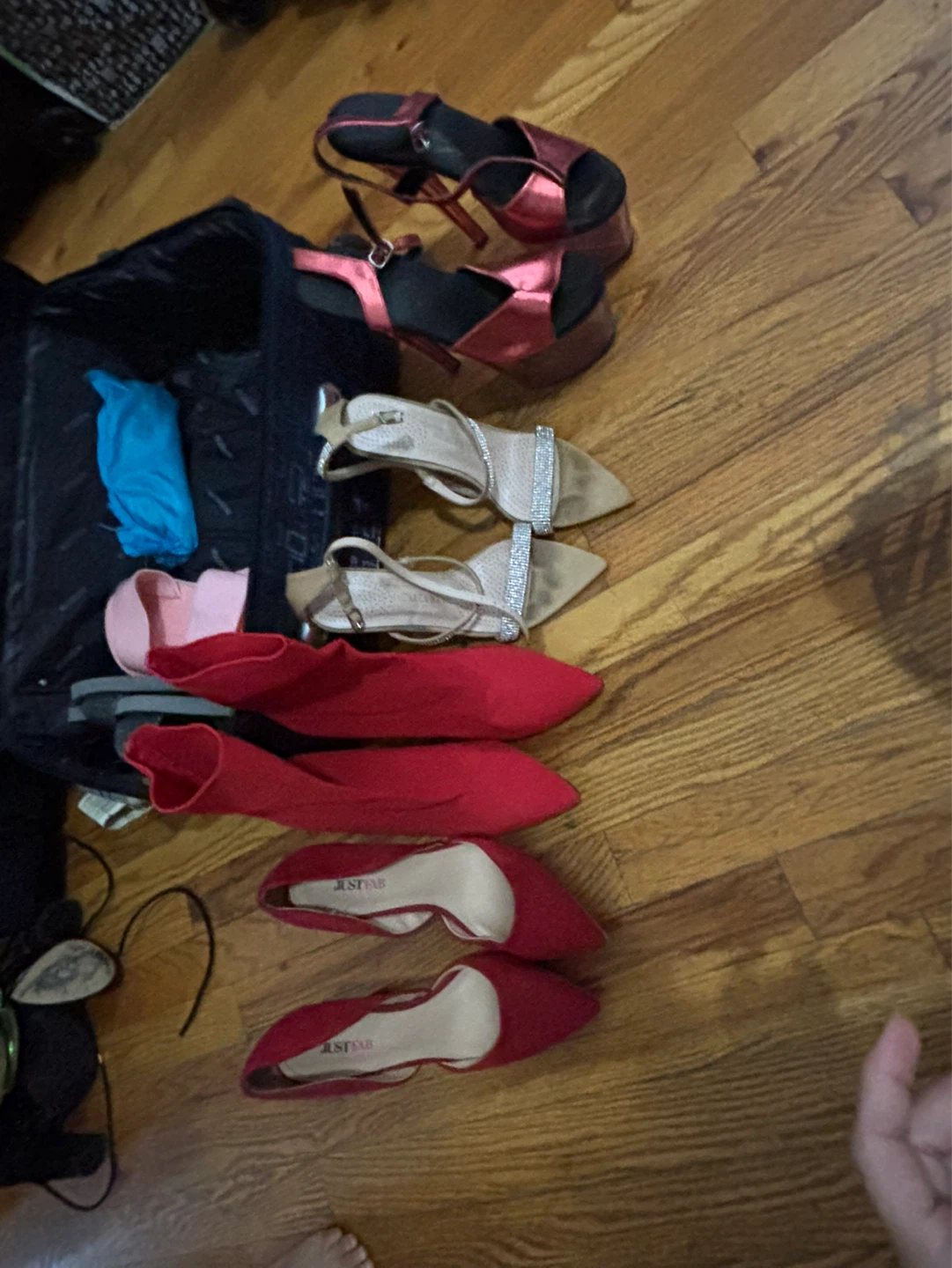 HEELS & SHOES READ DESCRIPTION
