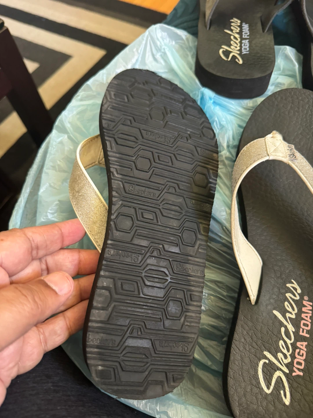 Skechers Yoga Foam Flip Flops - photo 4