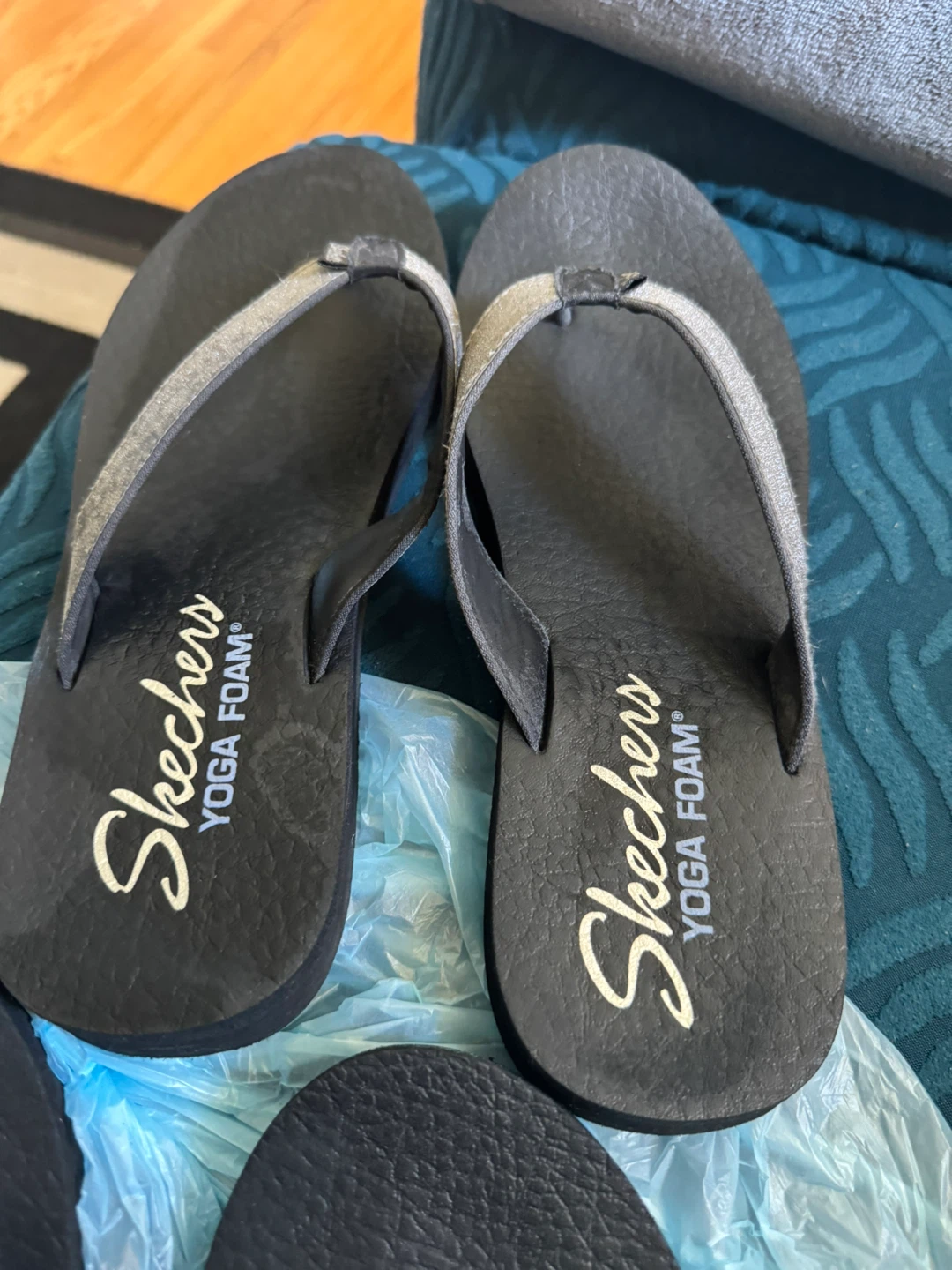 Skechers Yoga Foam Flip Flops - photo 2