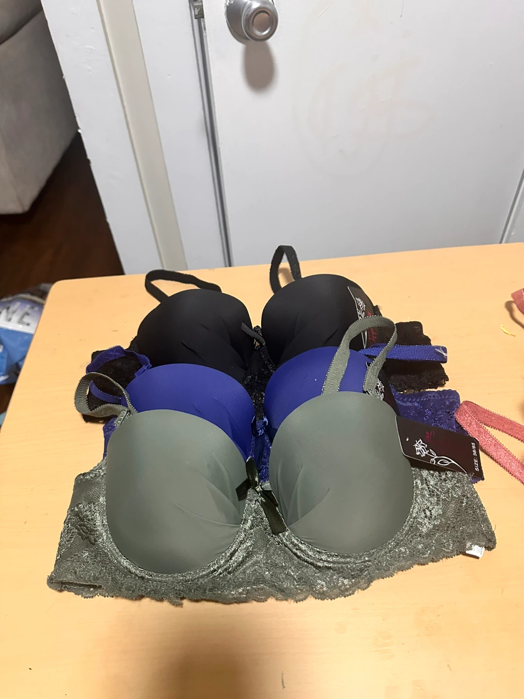 Lot of 3 Women's Bras - Assorted Colors - photo 2