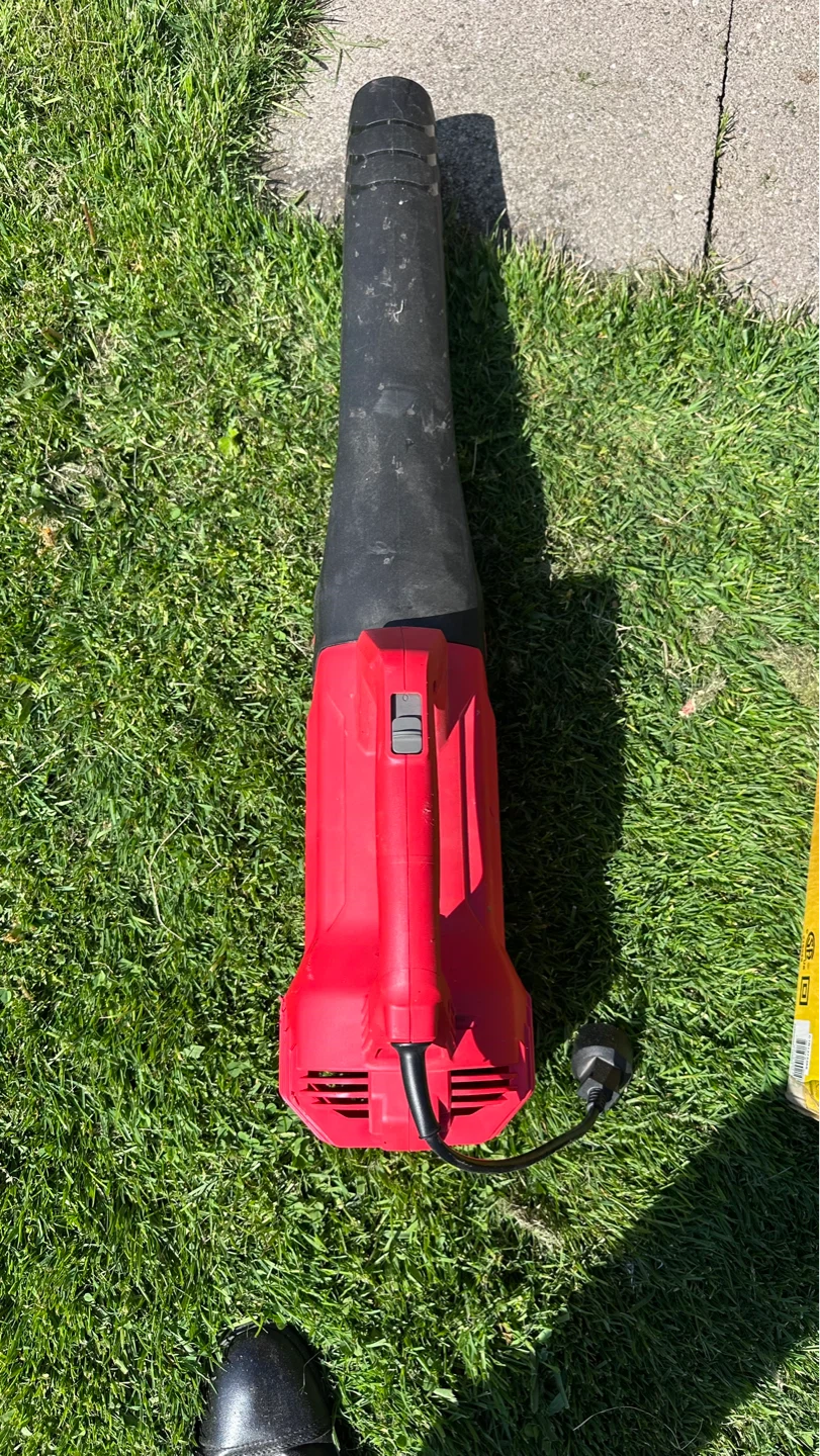 Yardworks Electric Hedge Trimmer - photo 4