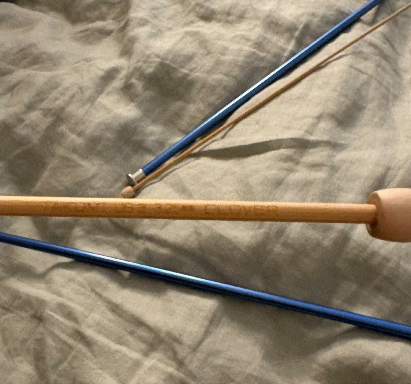 Clover Knitting Needles Size 11 (8mm) and size 3 (3.25mm) - photo 3