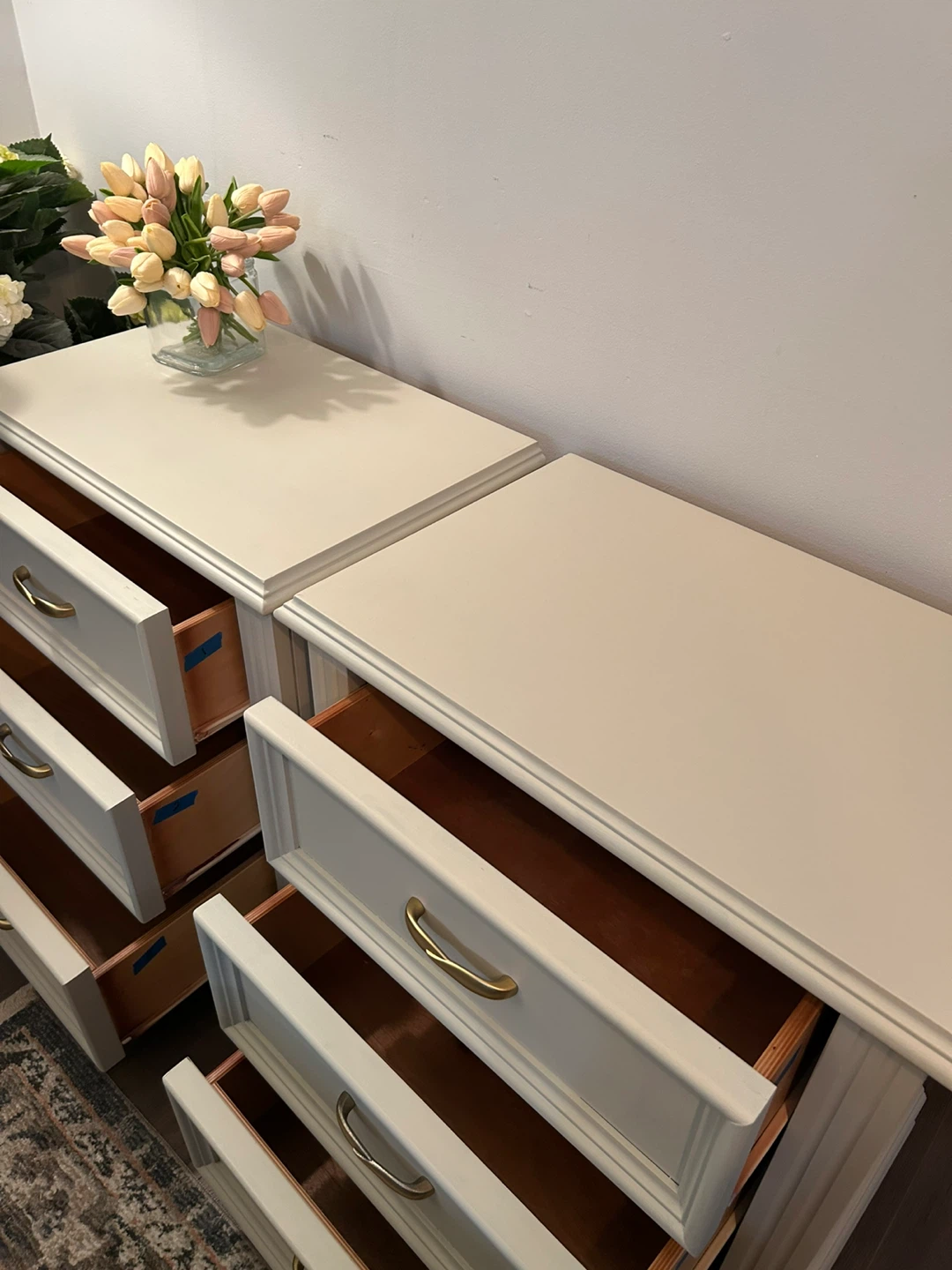 Light Beige 3-Drawer Nightstand with Gold Handles - photo 5