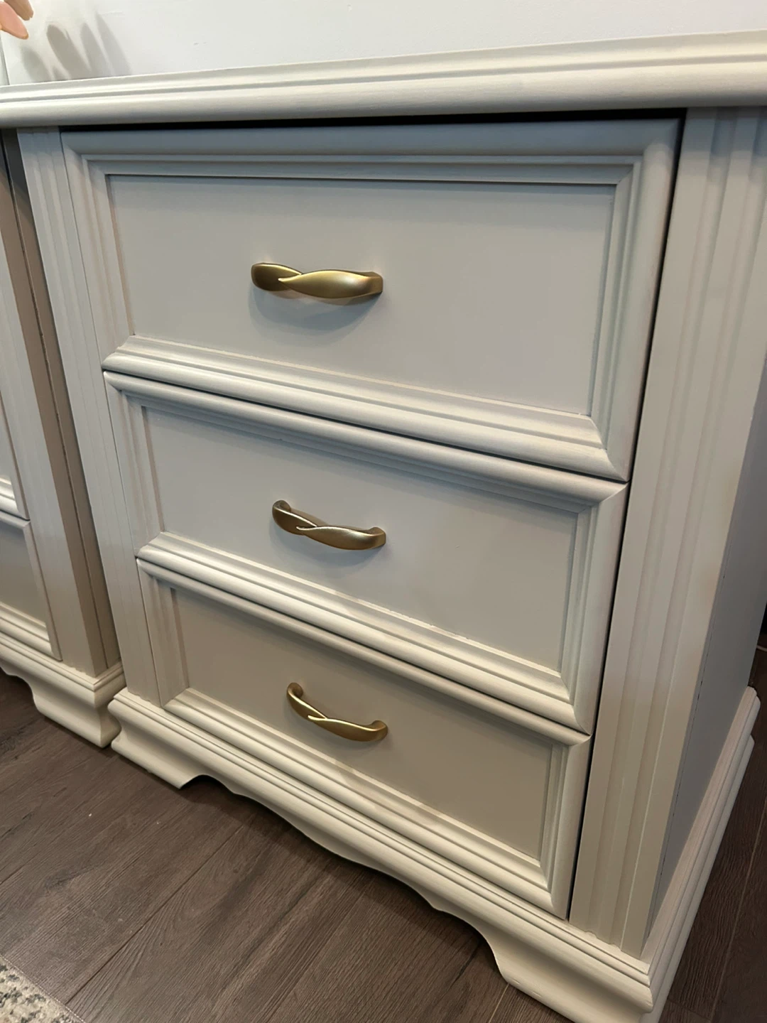 Light Beige 3-Drawer Nightstand with Gold Handles - photo 3