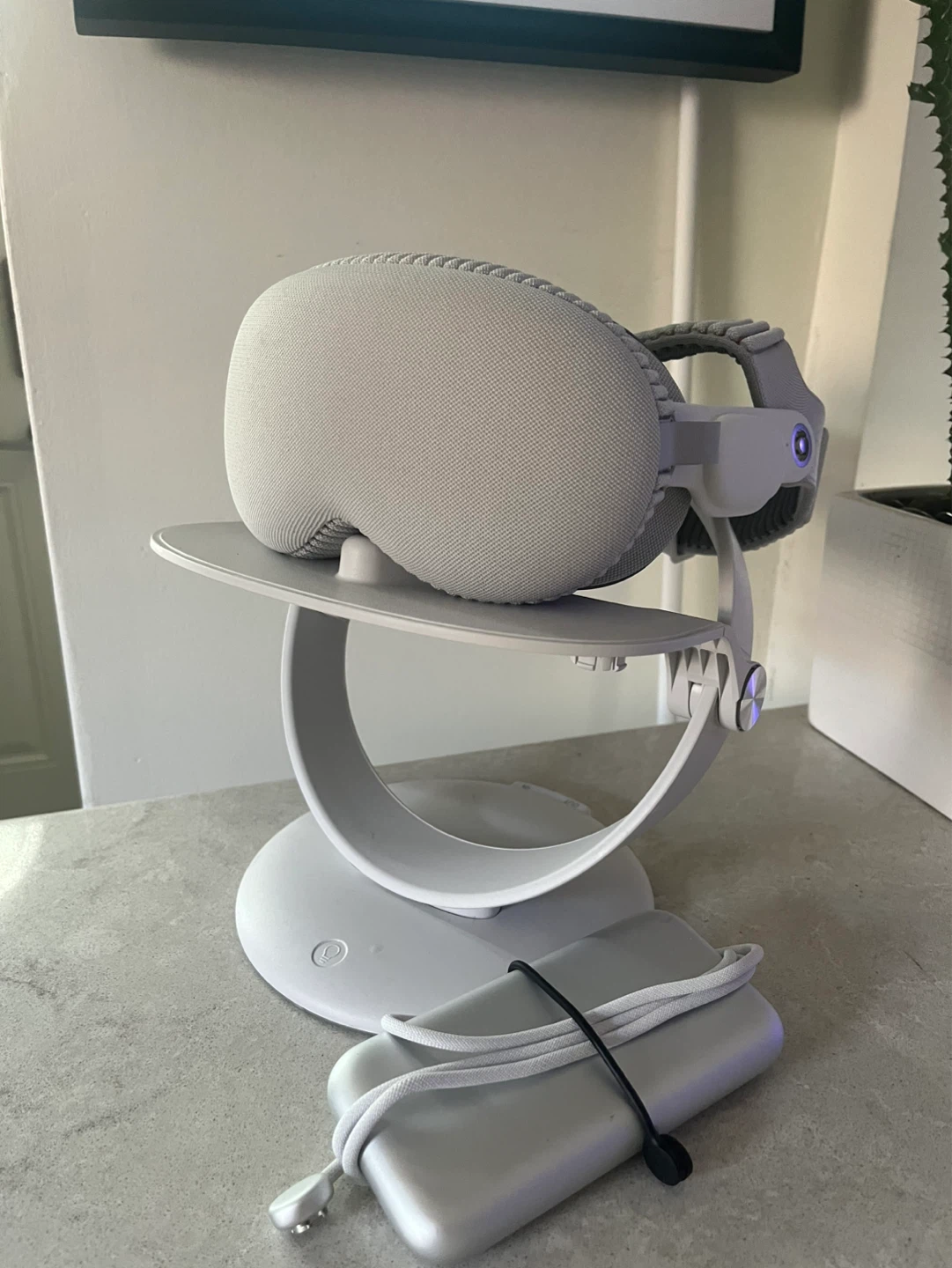Apple Vision Pro VR Headset - photo 3