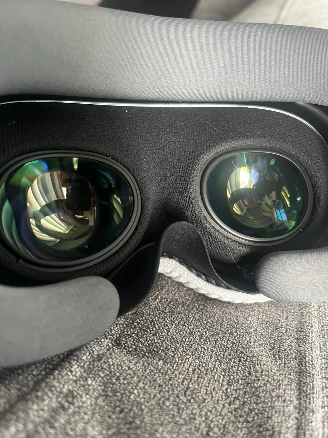 Apple Vision Pro VR Headset - photo 4