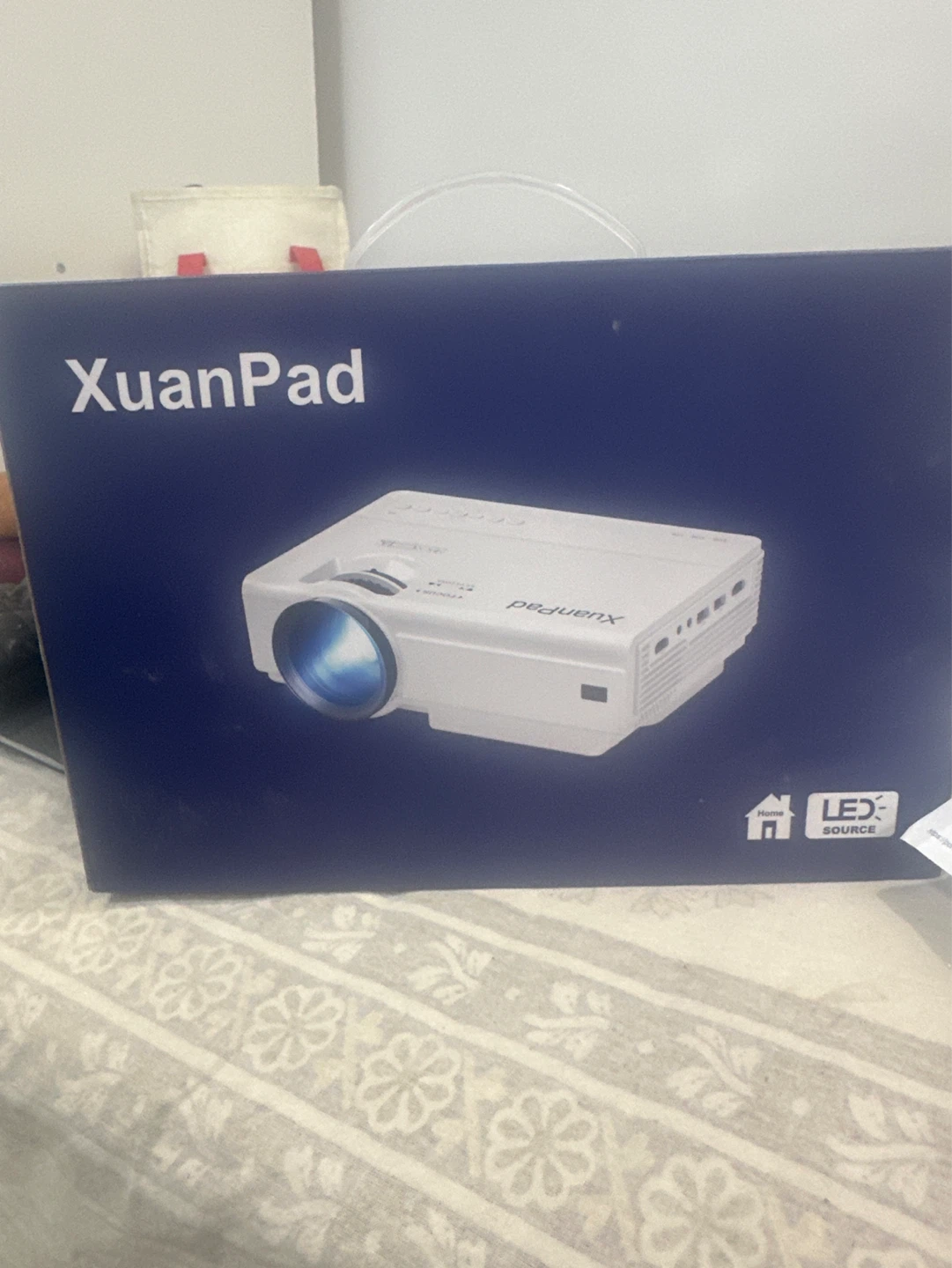 XuanPad M8-F Video Projector