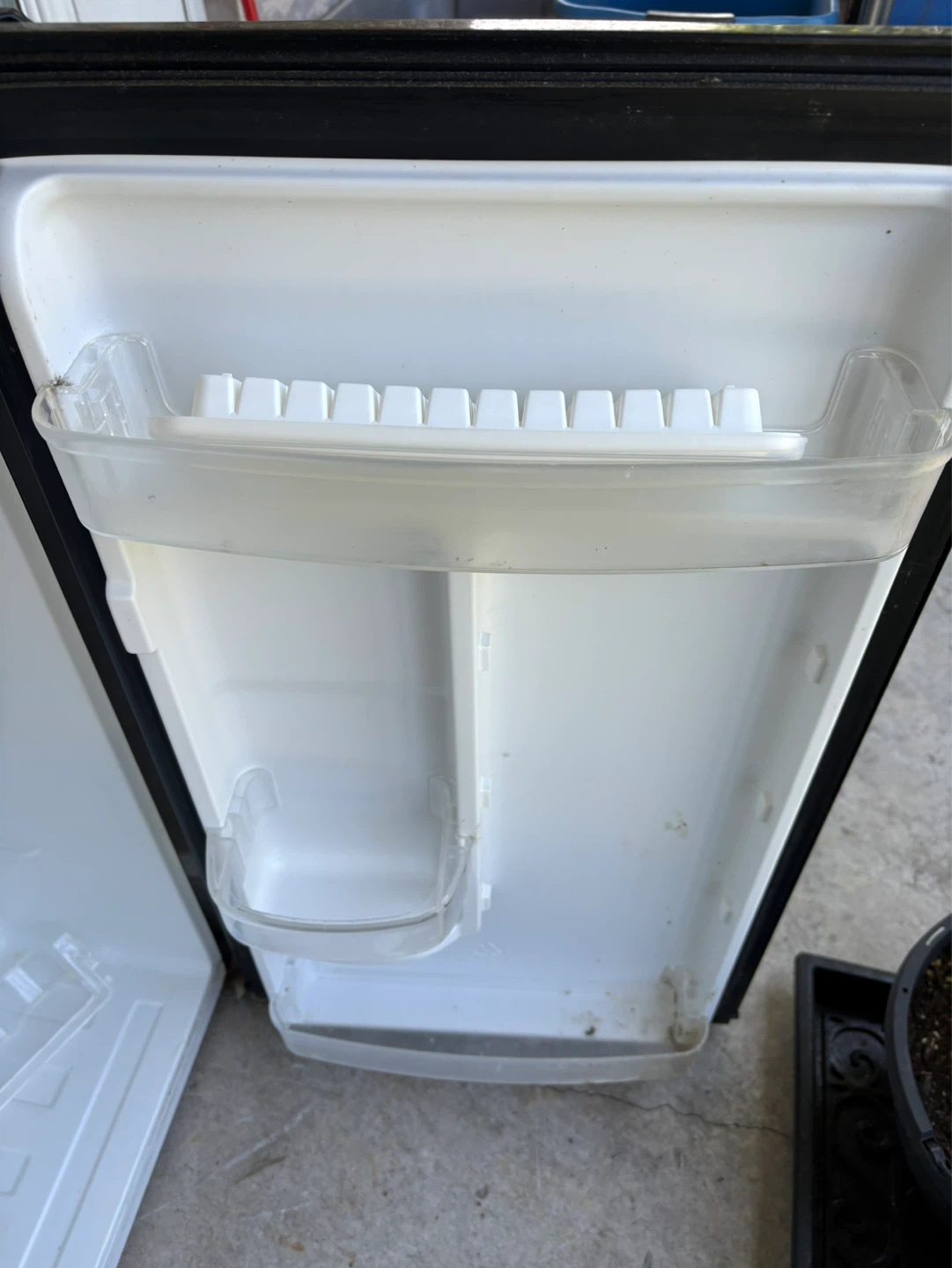 Hamilton Beach Mini Fridge - photo 2