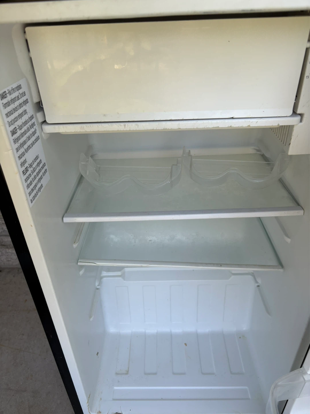 Hamilton Beach Mini Fridge - photo 3