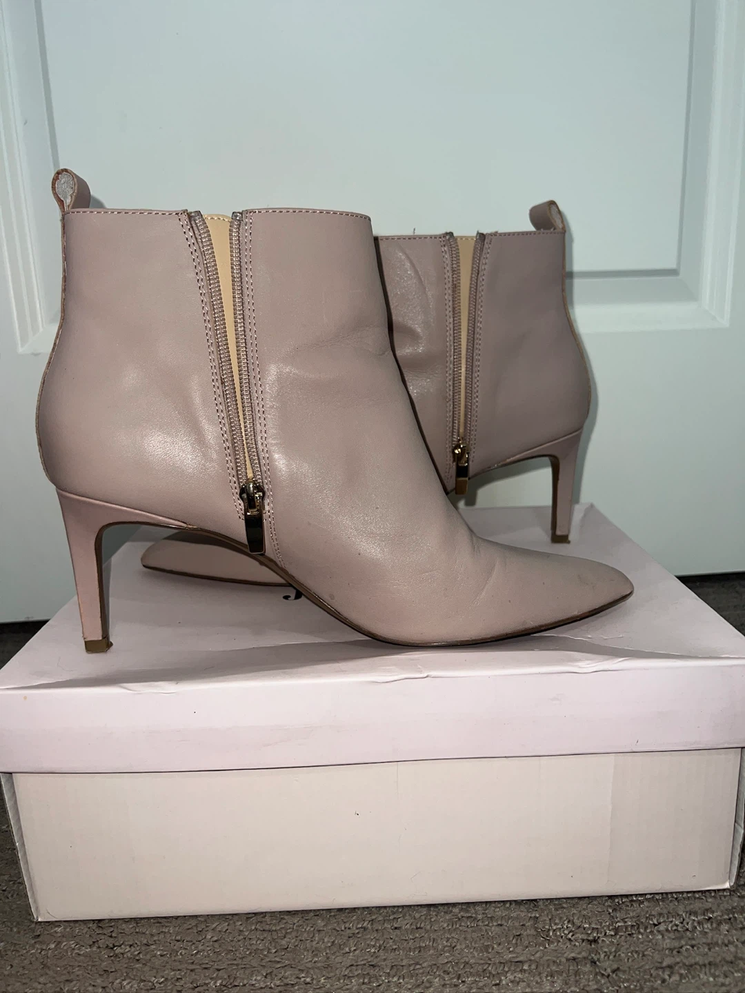 En Thread Pink Leather Pointed Toe Ankle Boots - photo 2