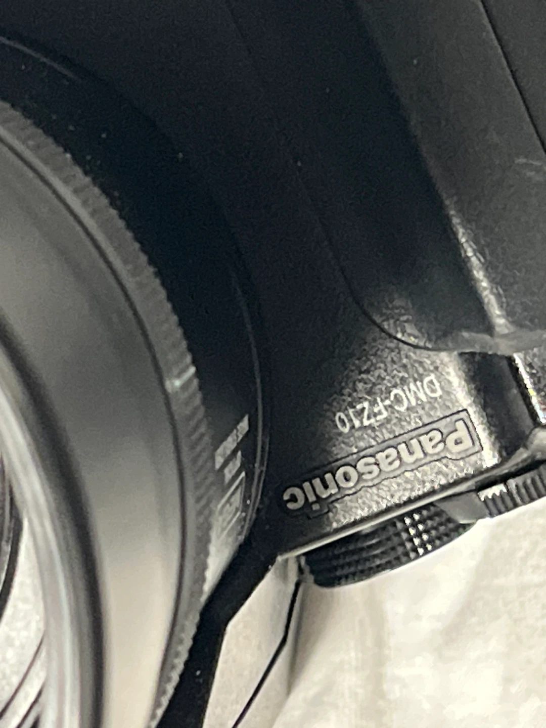 Panasonic Lumix DMC-FZ10 Digital Camera - photo 3