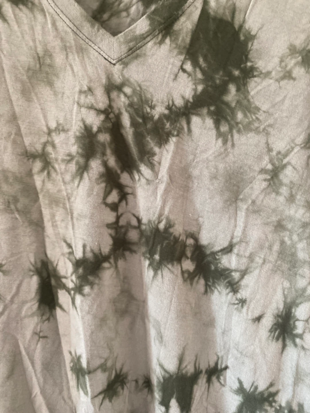 Old Navy Luxe Tie-Dye V-Neck T-Shirt - XS - photo 2