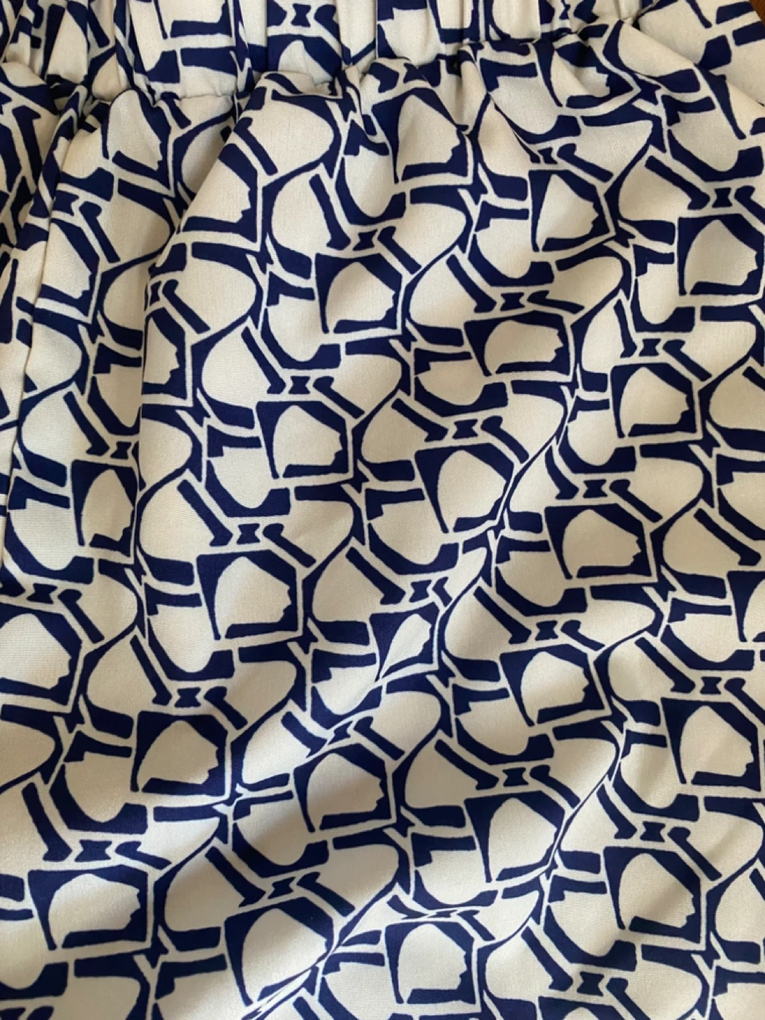 SHEIN Blue & White Patterned Shorts Size S - photo 2