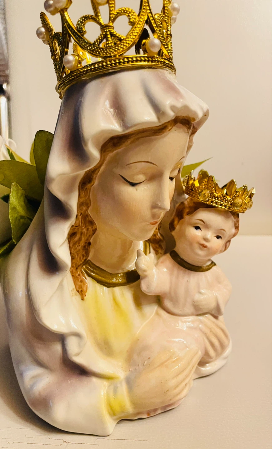 Religious Figurine - Virgin Mary with Baby Jesus & Crown - photo 3