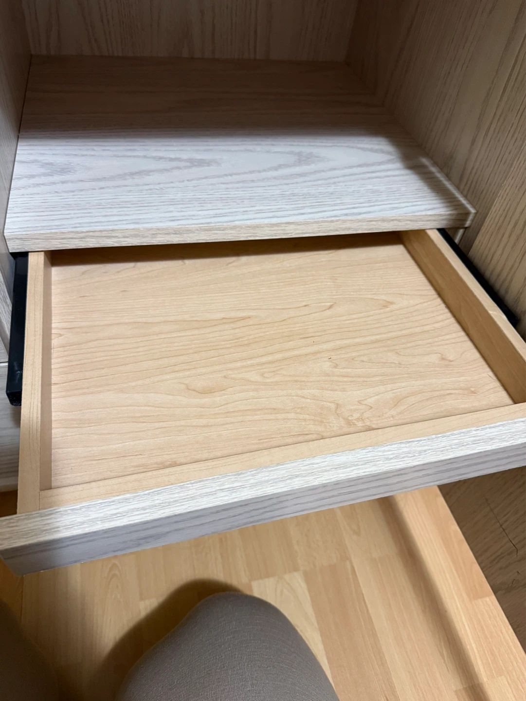 Bedroom Dresser with Mirror - photo 4