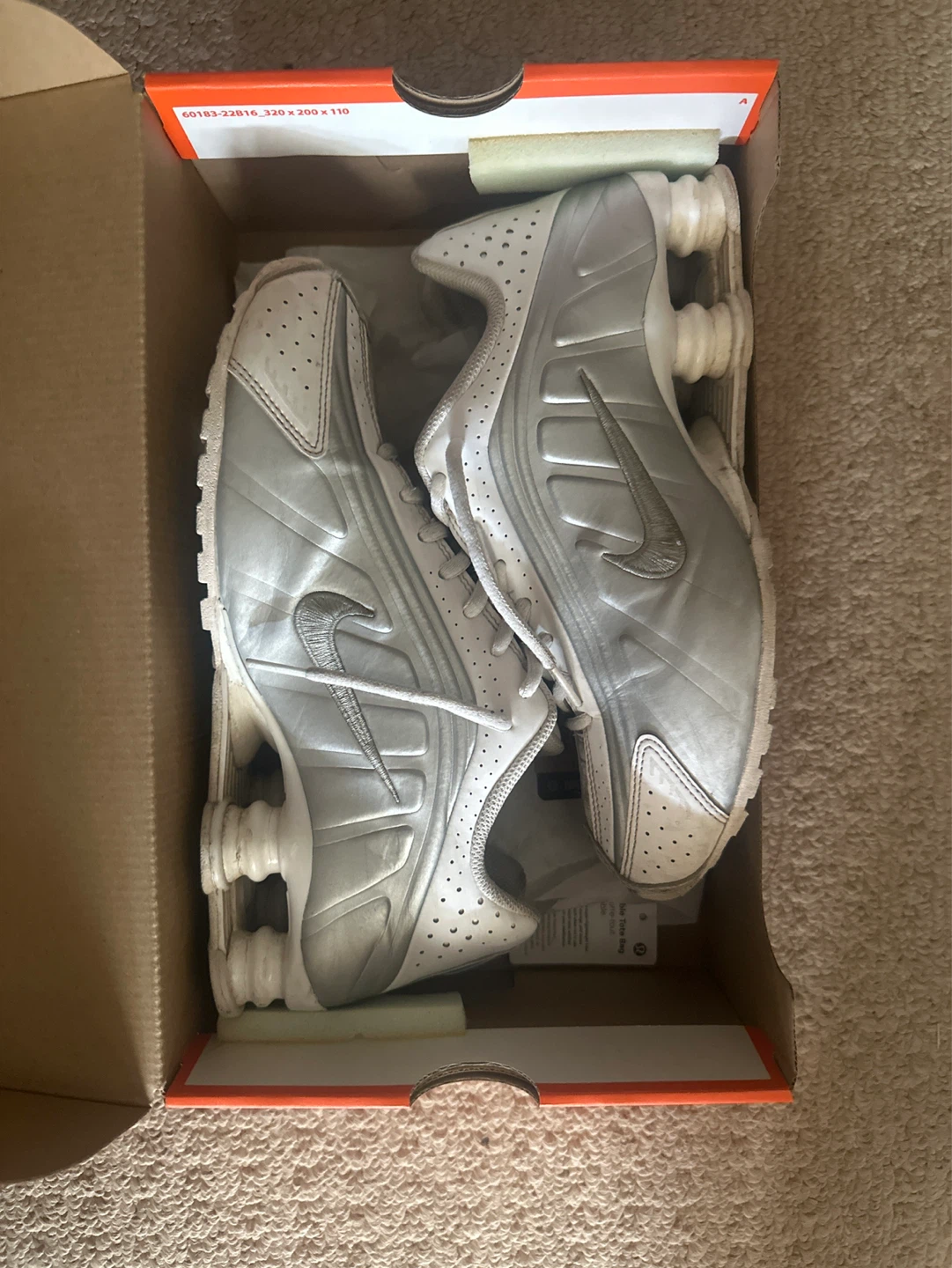 Nike Shox R4 shoes