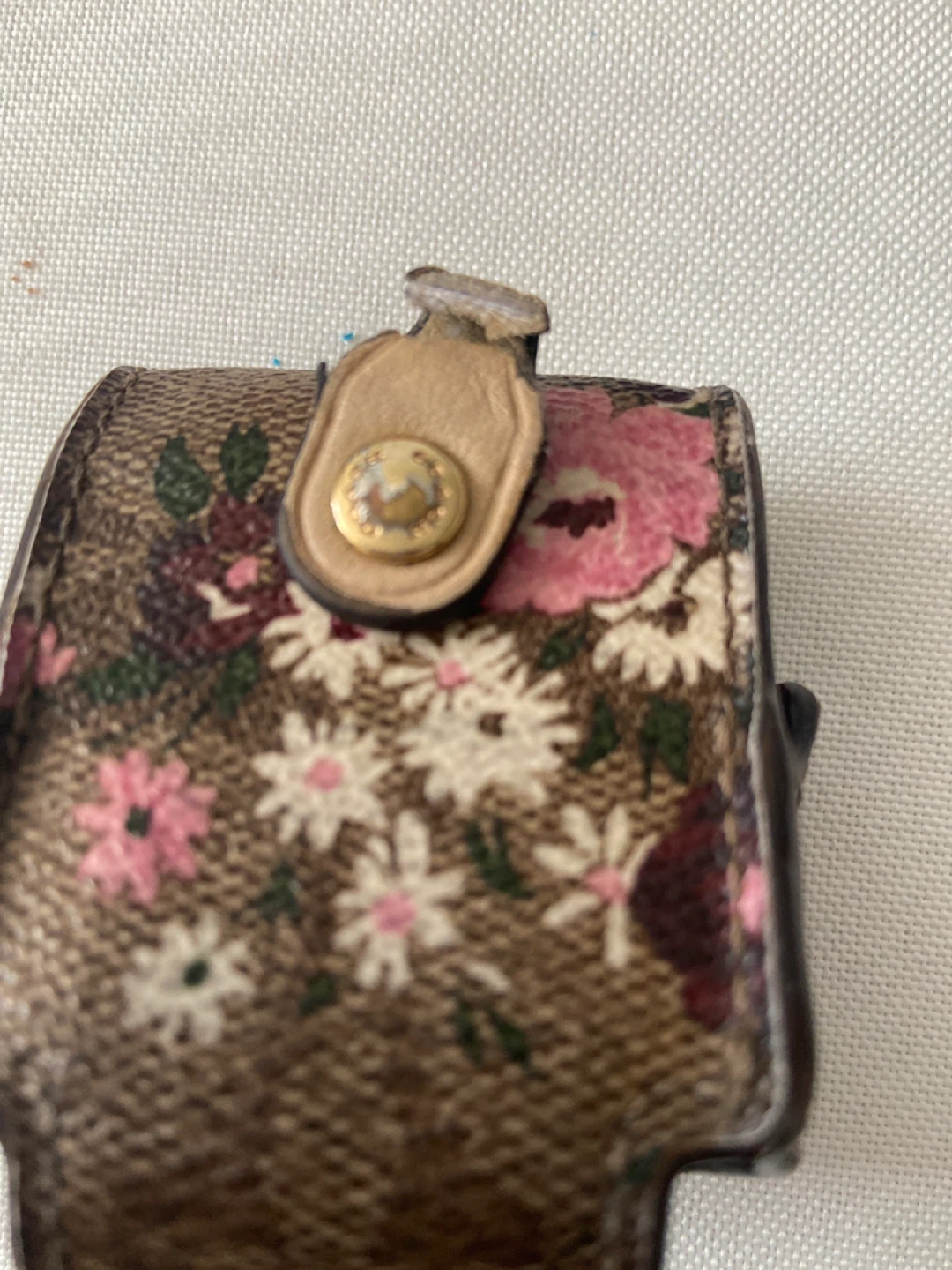 COACH Floral Print Earbud Case - photo 3
