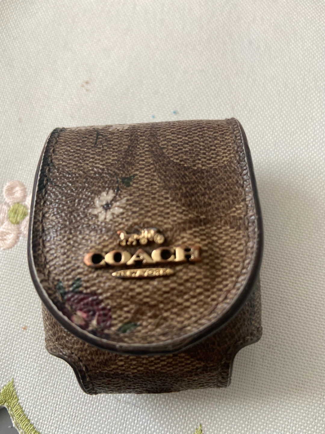 COACH Floral Print Earbud Case - photo 2