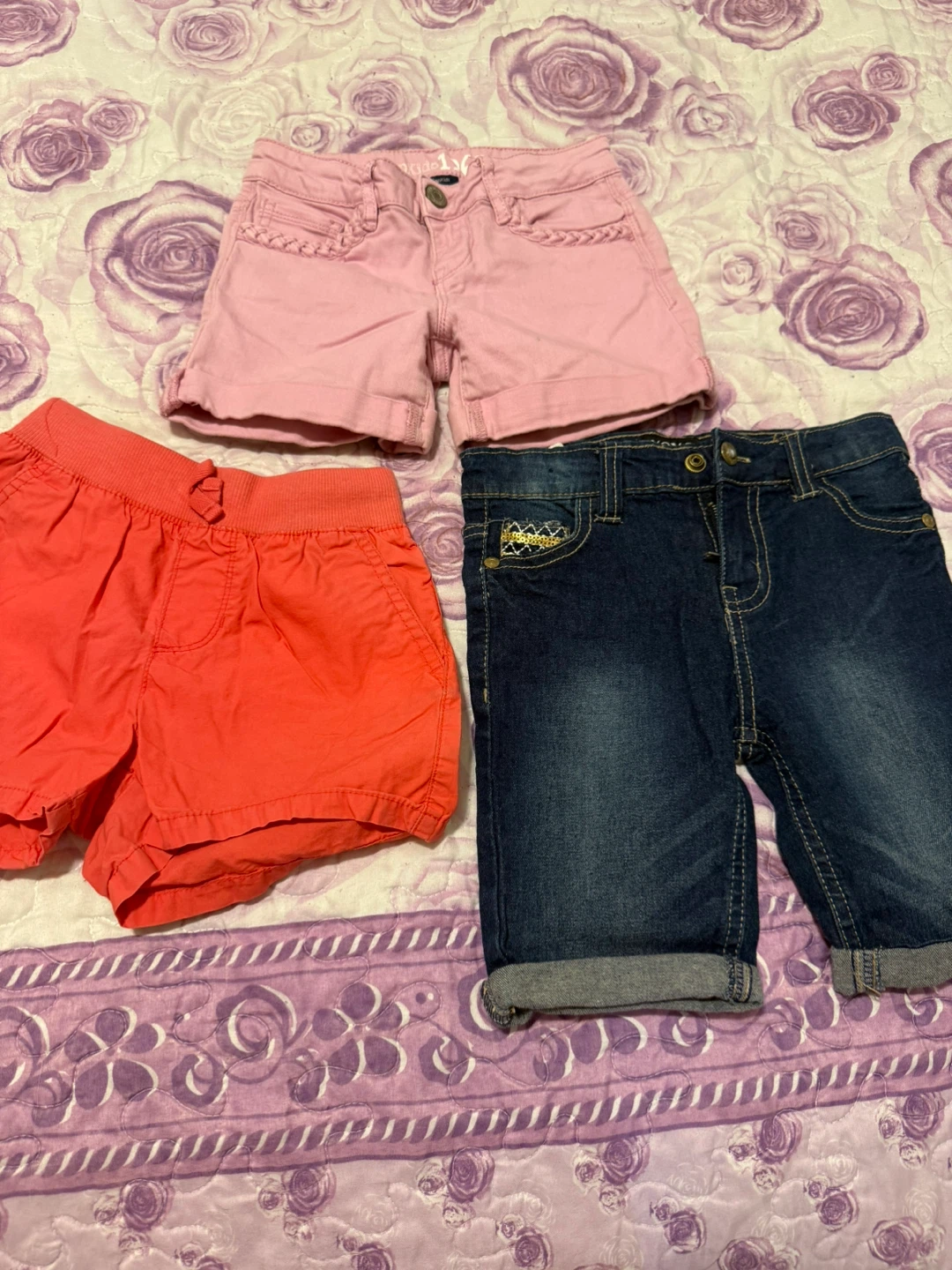 3 pairs of girls' shorts (GapKids, XOXO, Place) - photo 2