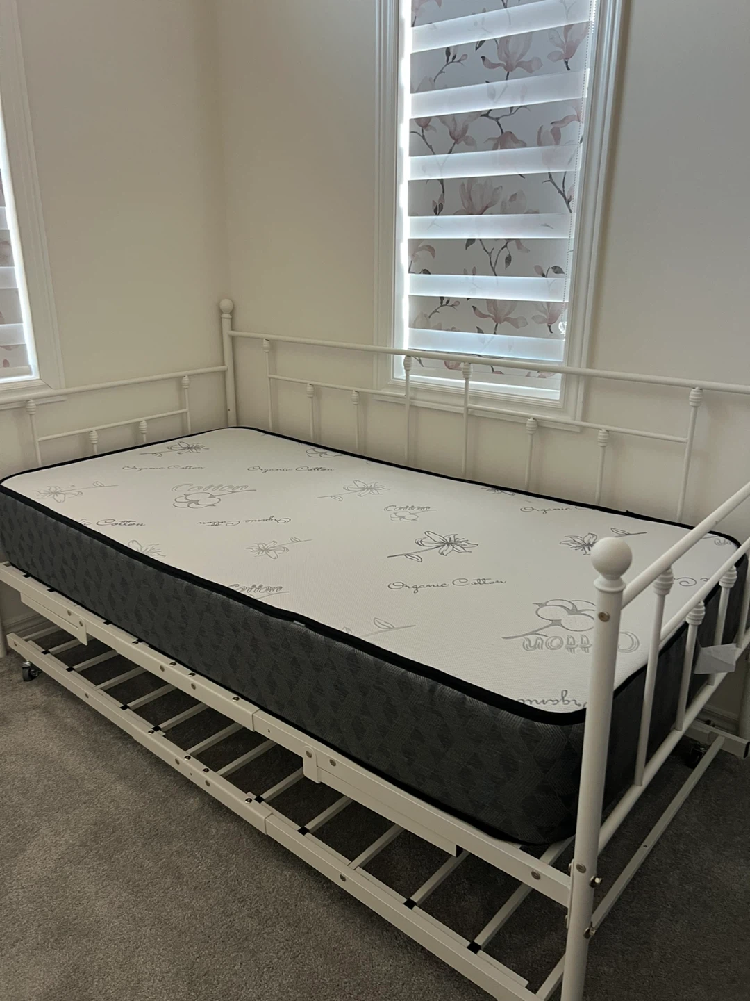 White Metal Daybed with Trundle - photo 3