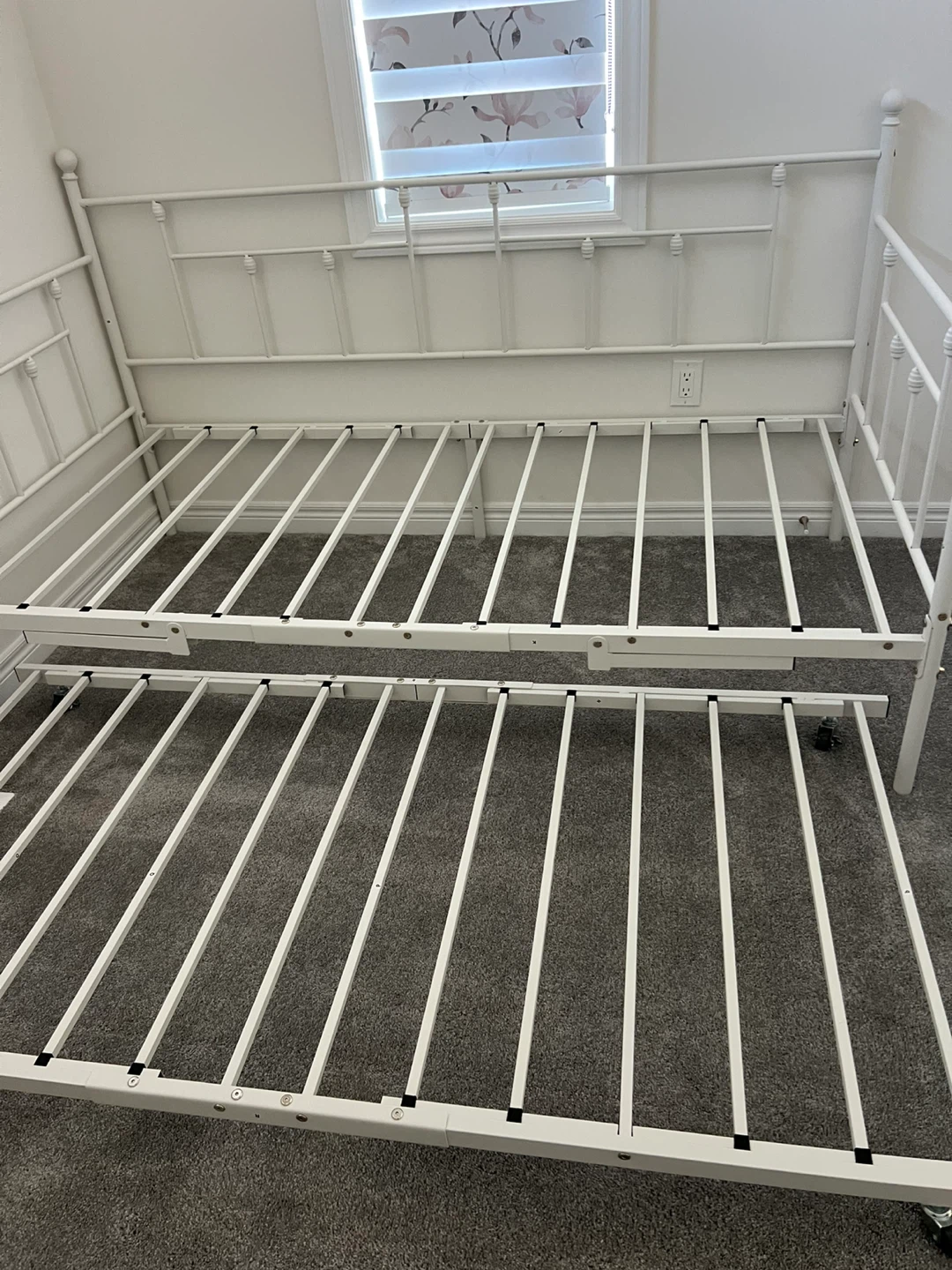 White Metal Daybed with Trundle - photo 2