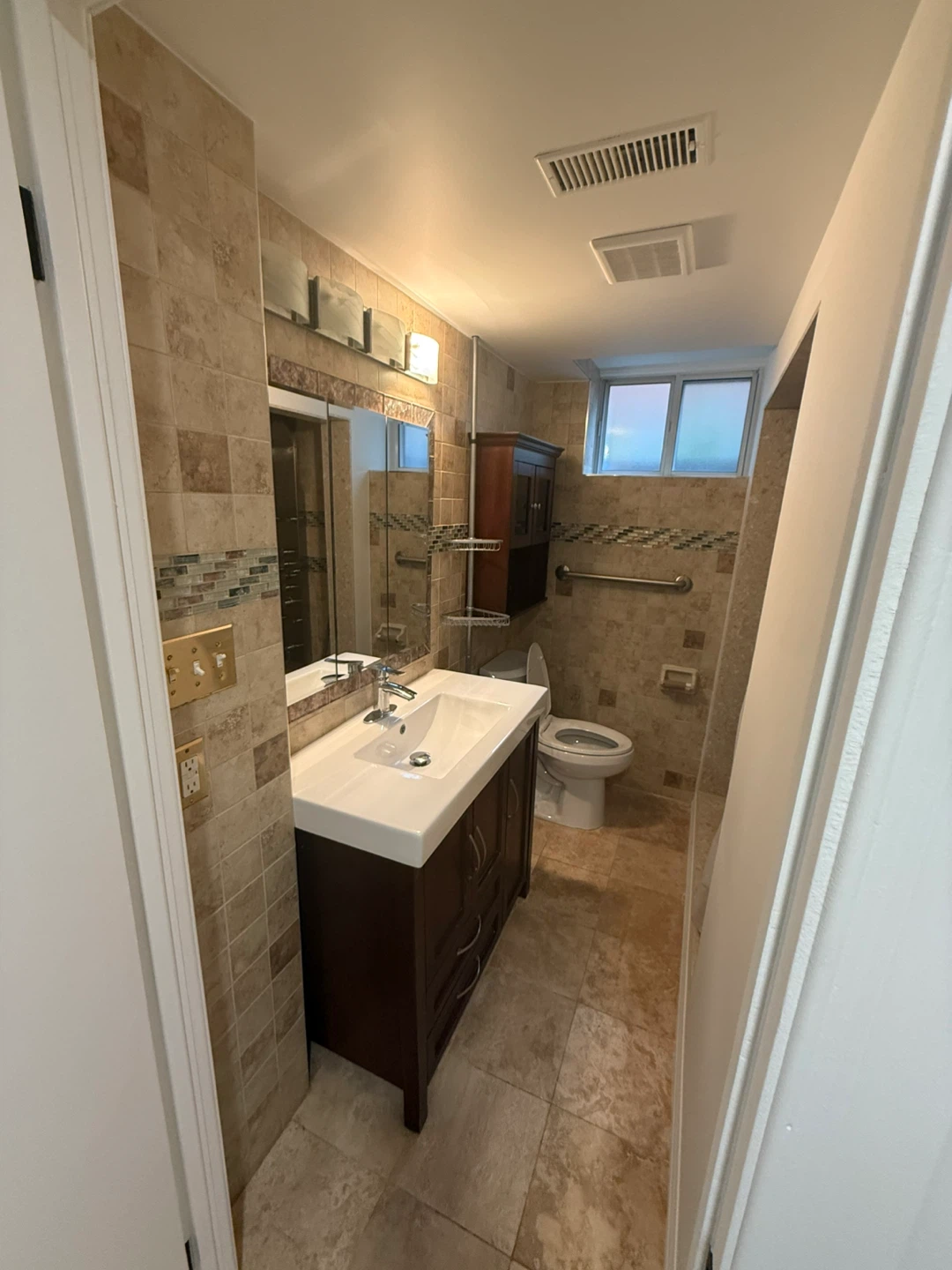 1 Bedroom Basment apartment - Available July 1st - photo 3
