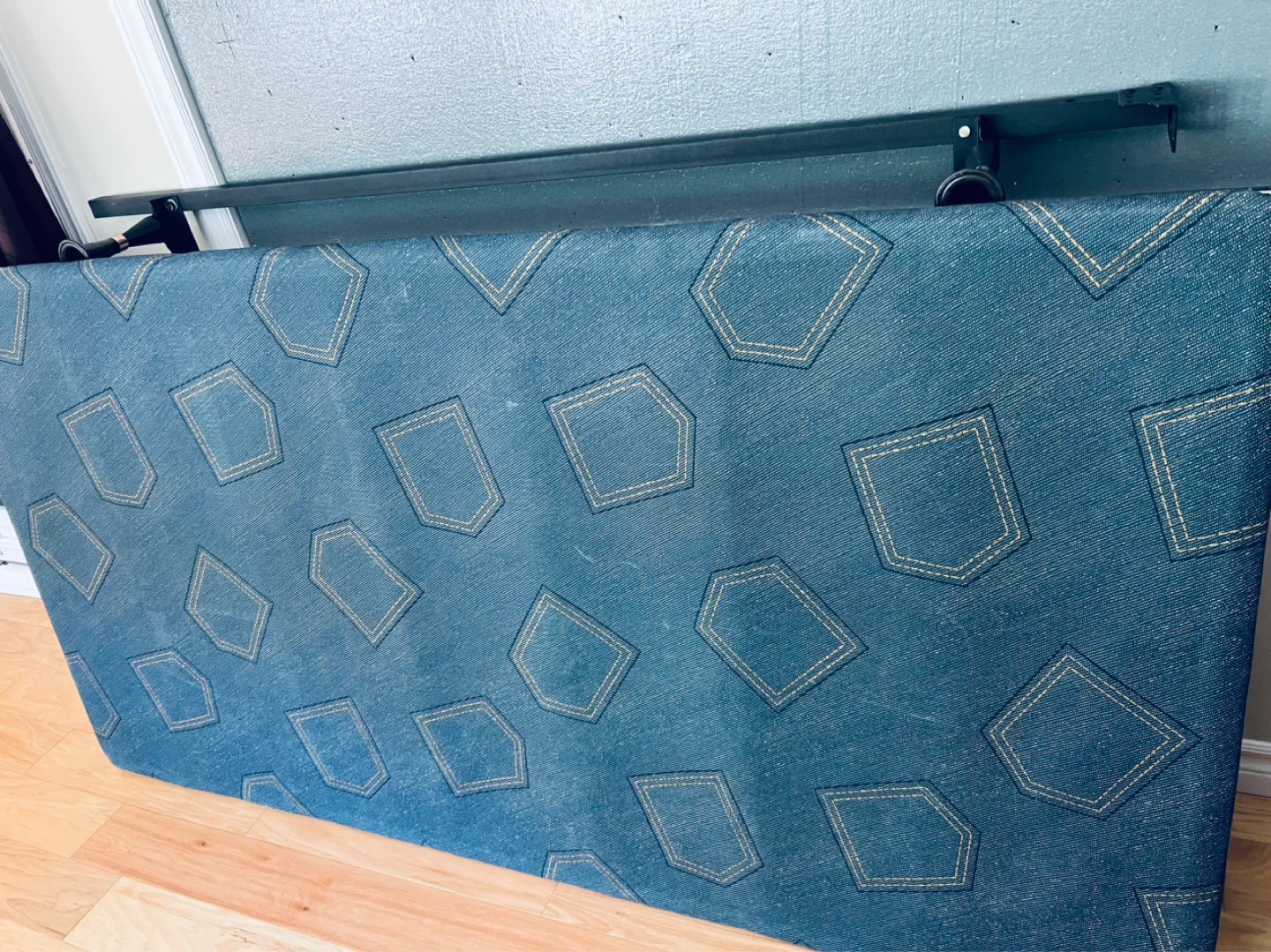 Twin Size Mattress with Metal Bed Frame - photo 3