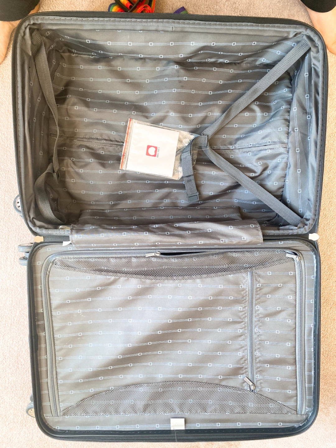 Delsey Red Luggage 28 inches - photo 3
