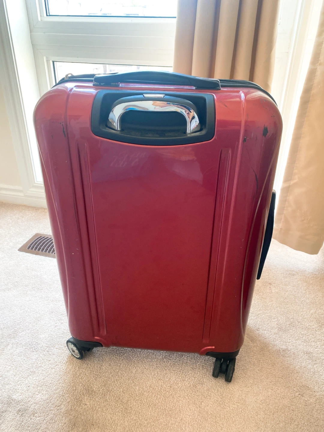 Delsey Red Luggage 28 inches - photo 2
