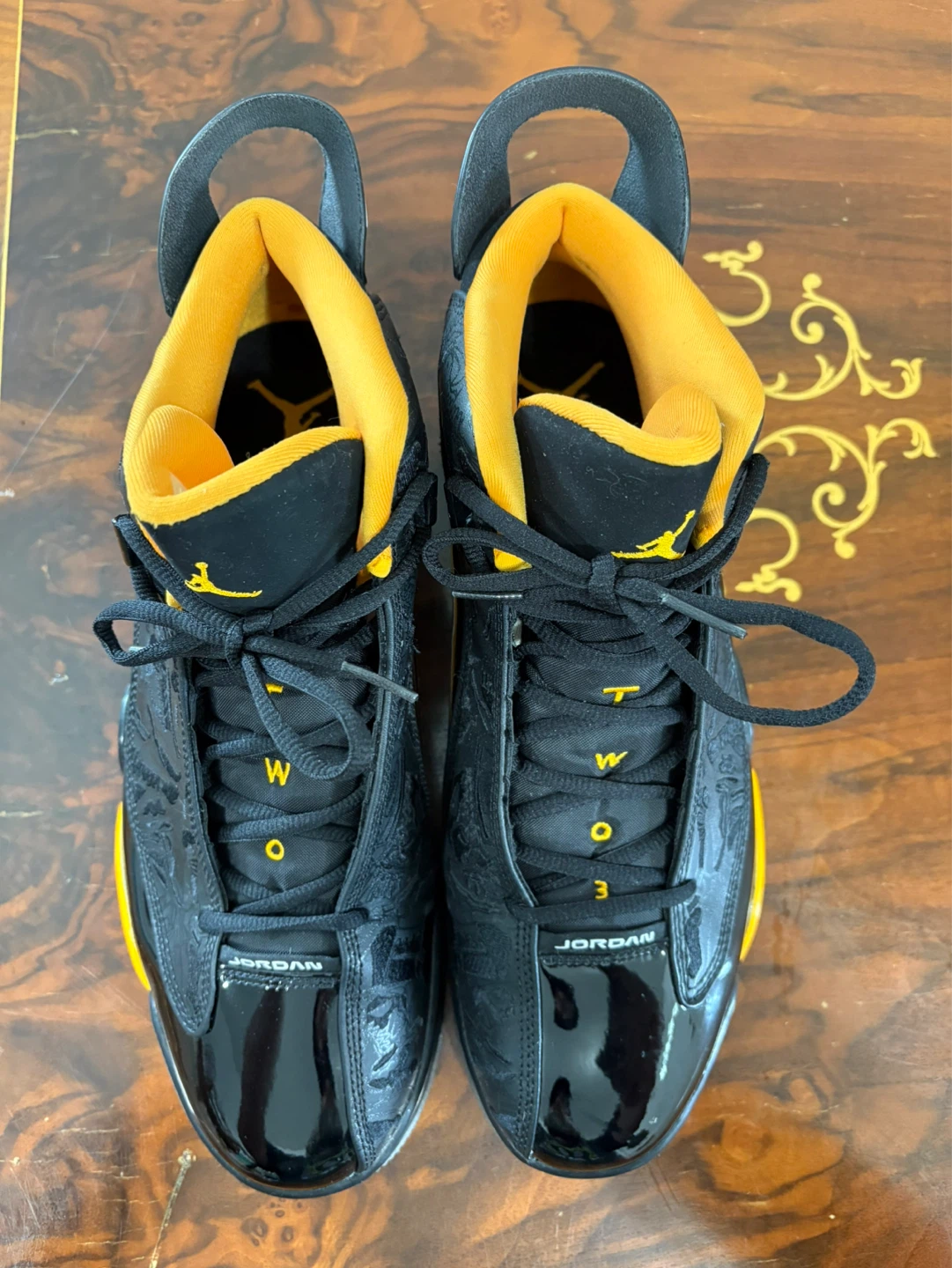 Jordan TWo Basketball Shoes - Black/Yellow (Size 12)