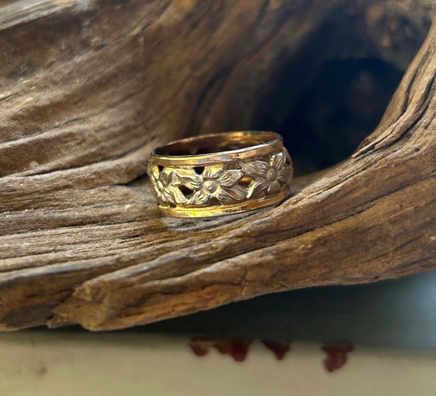 VINTAGE TWO TONE WEDDING BAND FLORAL RING GOLD RING