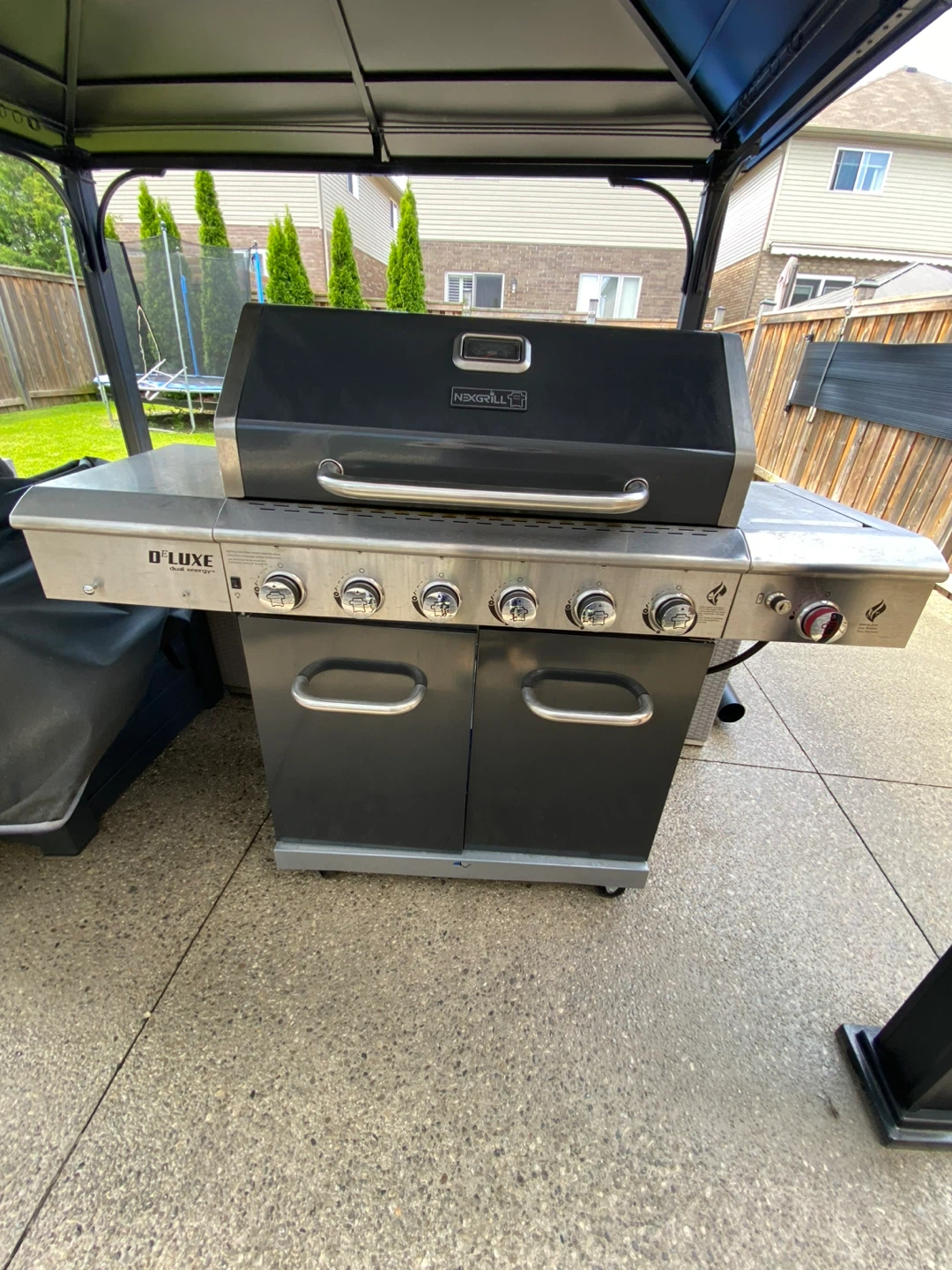 Nexgrill Deluxe Propane BBQ