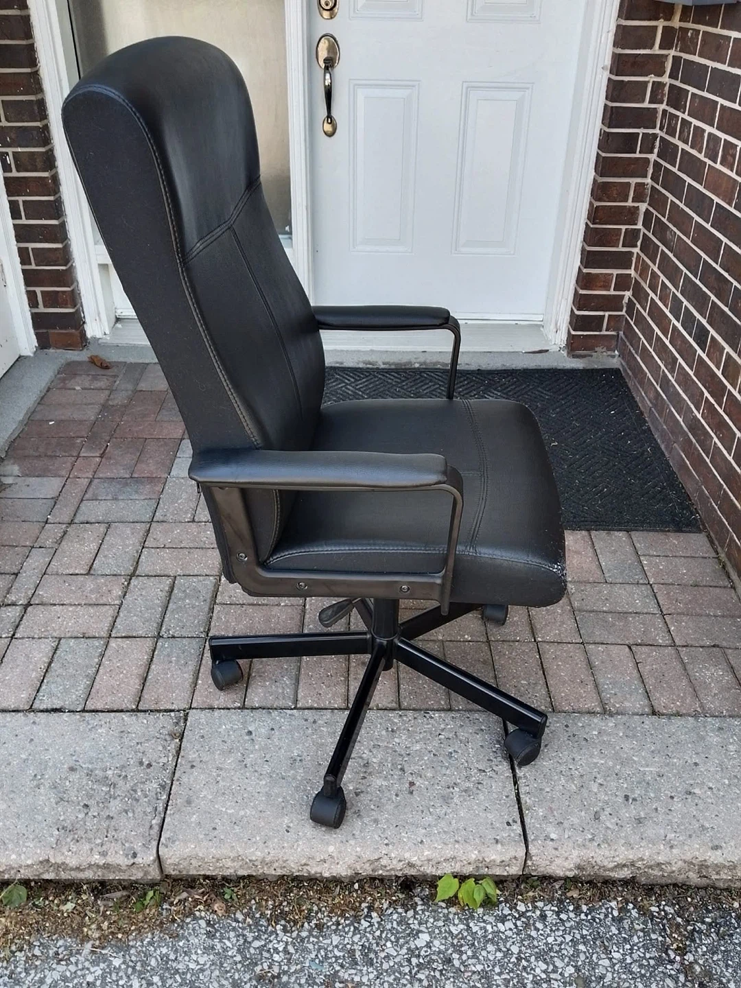 Black Faux Leather Office Chair - photo 2