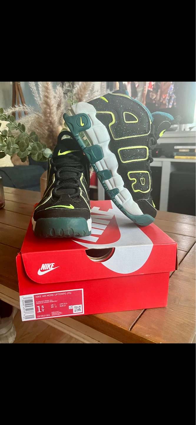 Nike Air More Uptempo (PS) Big Kid Shoes Size 1.5 - photo 3