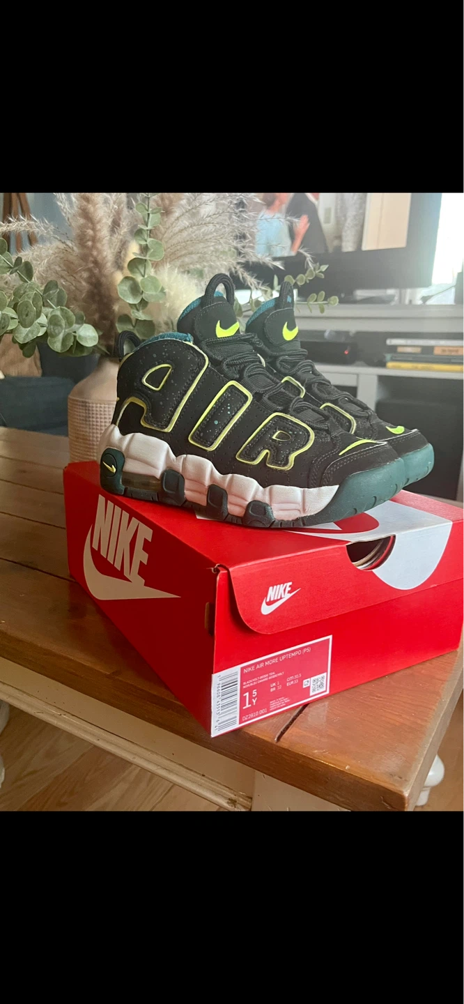 Nike Air More Uptempo (PS) Big Kid Shoes Size 1.5