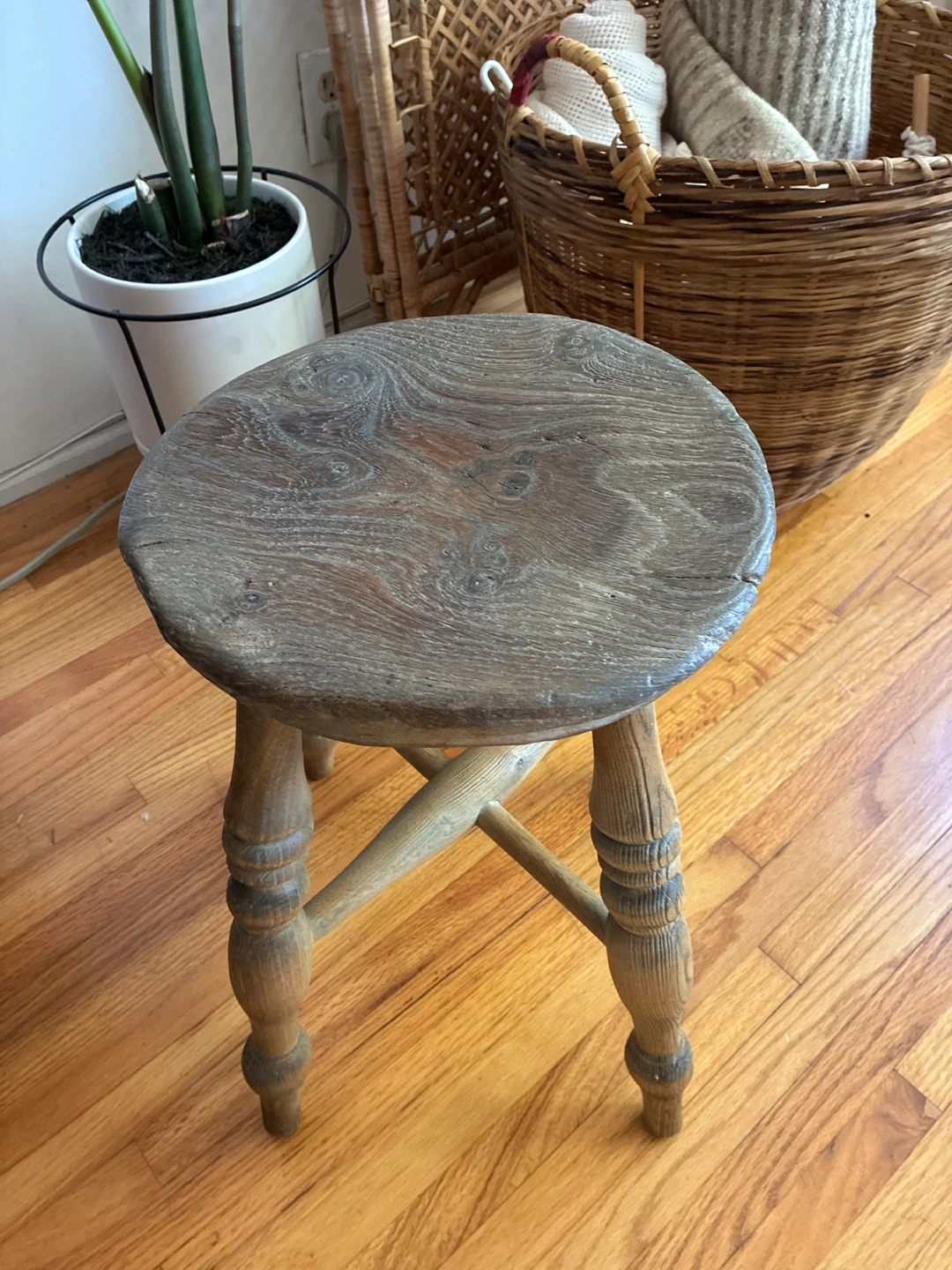 Wooden Stool - photo 3