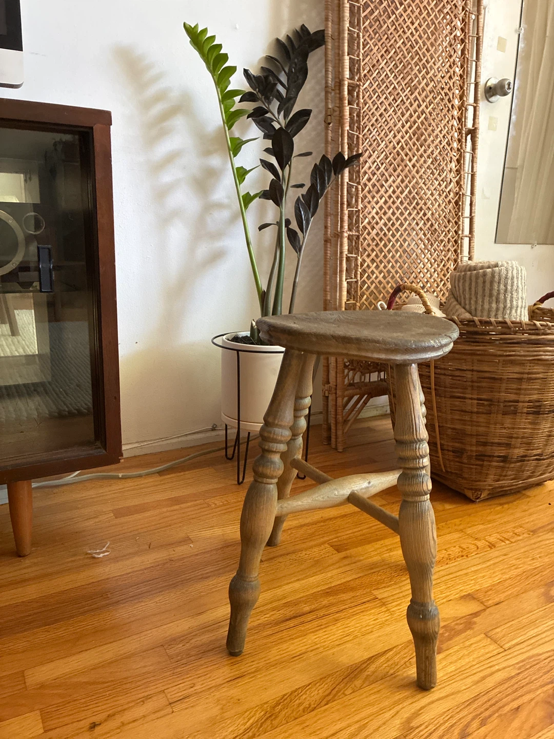 Wooden Stool - photo 2
