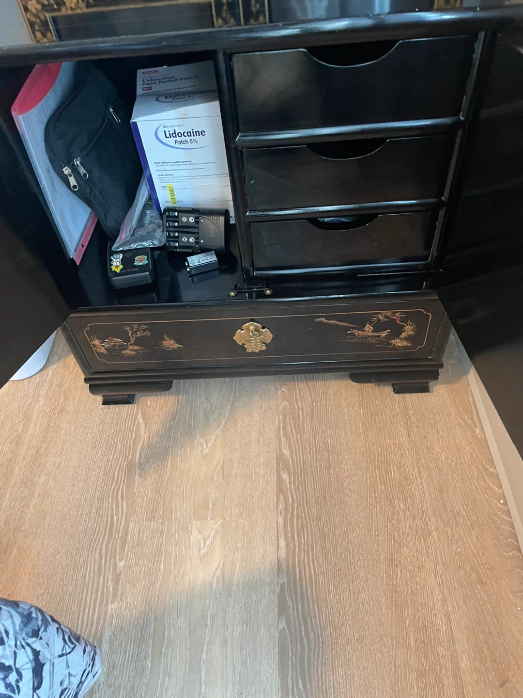 Black Lacquer Chinoiserie Cabinet - photo 3