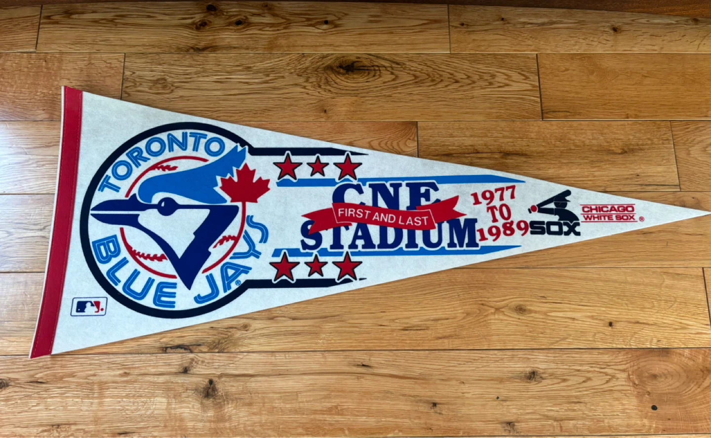 Vintage Toronto Blue Jays Felt Pennant Lot(4) - photo 4