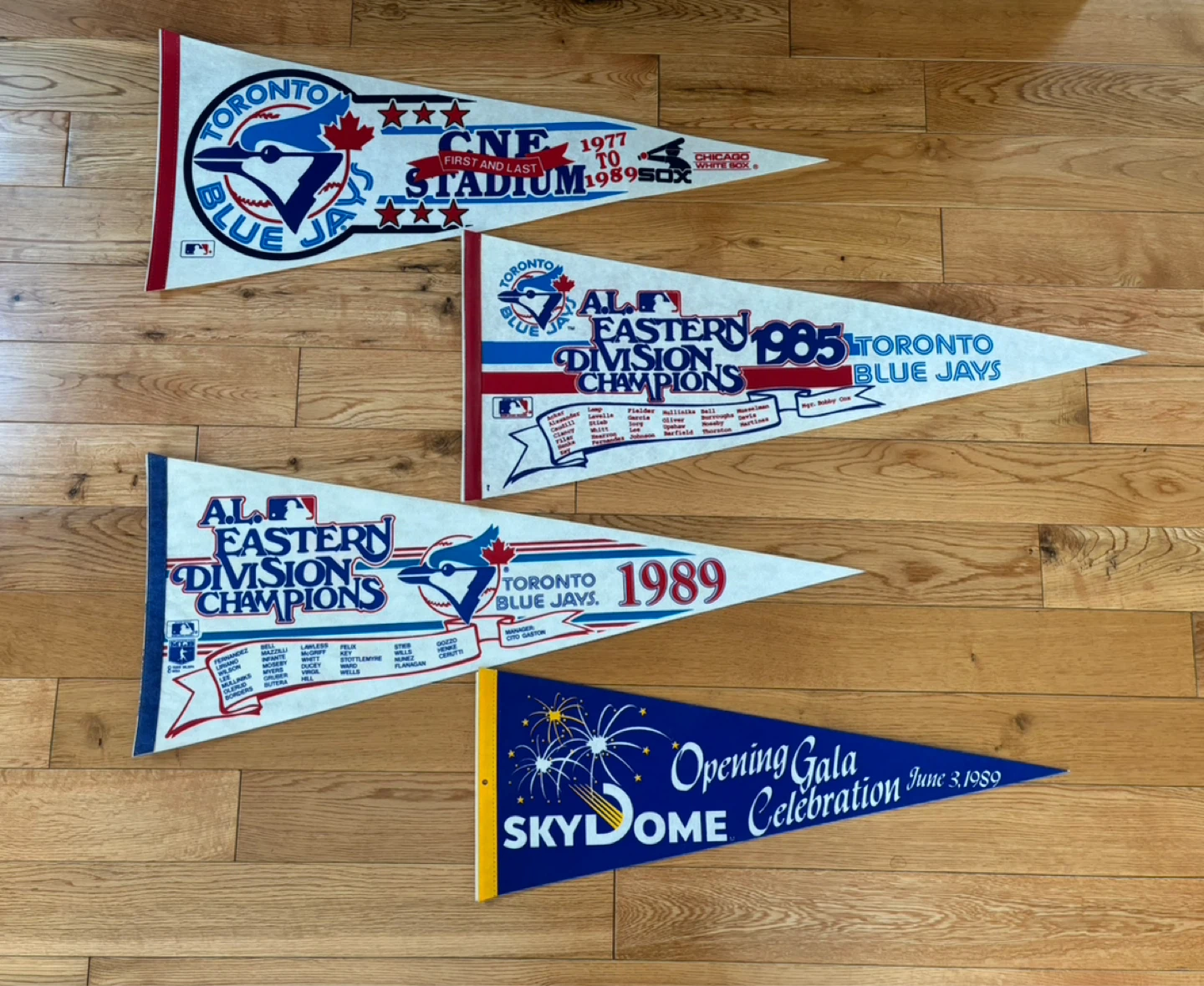 Vintage Toronto Blue Jays Felt Pennant Lot(4)
