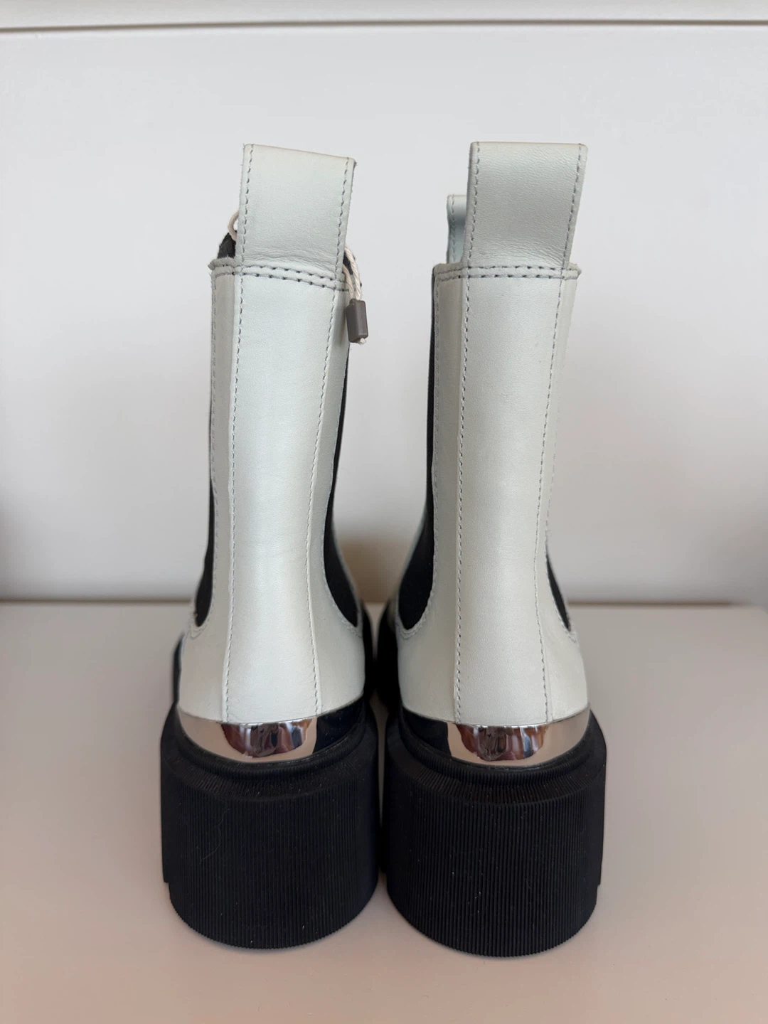 Maje Women White Leather Chelsea Boots Size 38 - photo 3