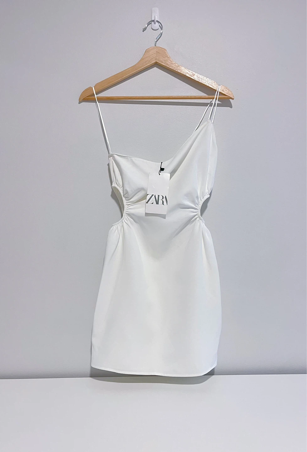 Brand New Zara One-Shoulder Mini Dress with Cut-Out Detail – XS - photo 2