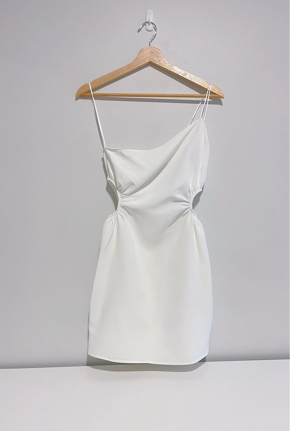Brand New Zara One-Shoulder Mini Dress with Cut-Out Detail – XS