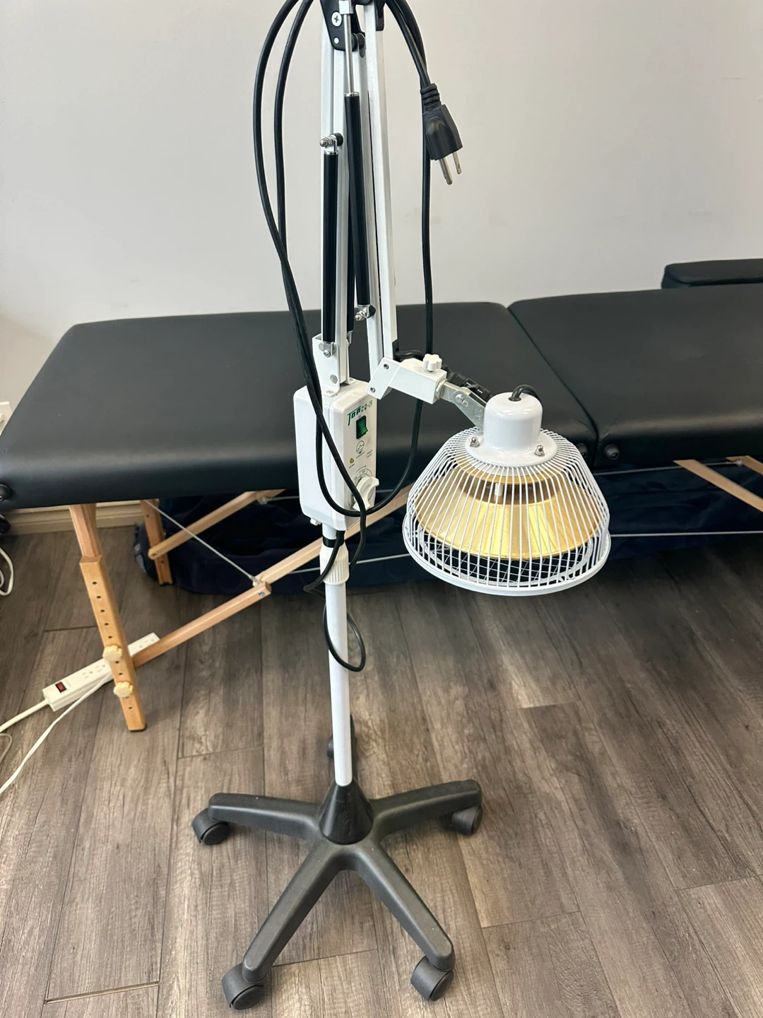 Thera-Pro Heat Lamp on Stand