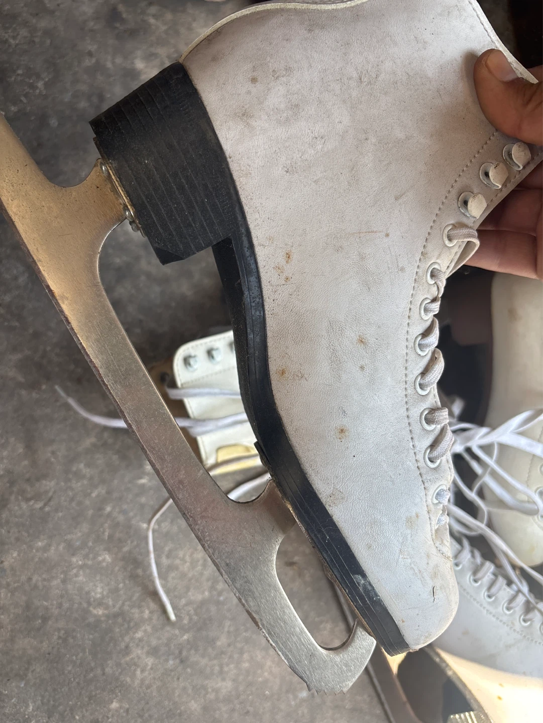 White vintage  Figure Ice Skates - photo 3
