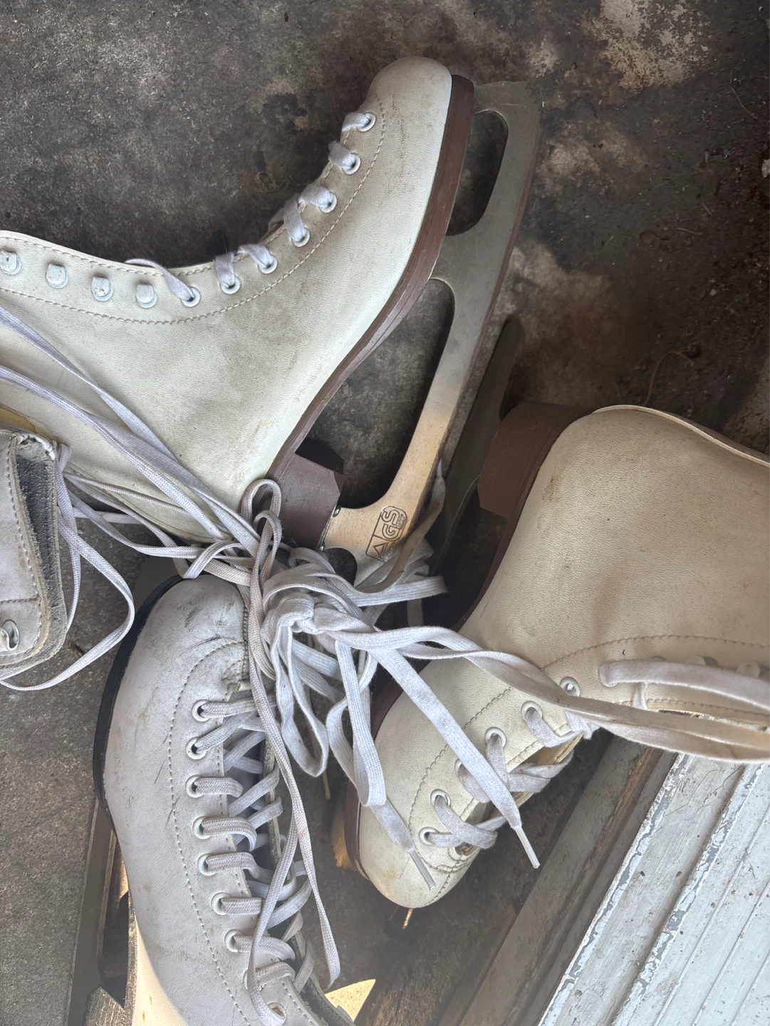 White vintage  Figure Ice Skates - photo 4